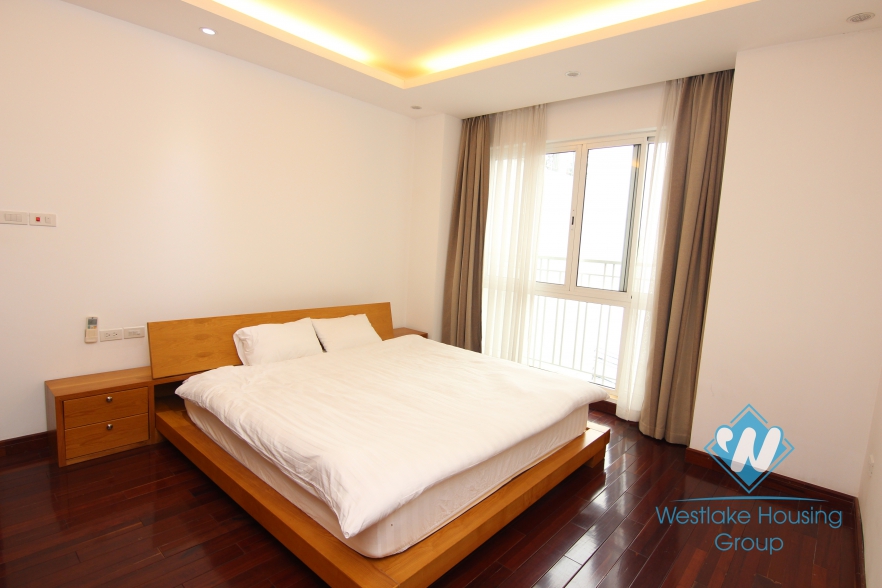 03 bedrooms apartment for rent in Xuan Dieu st, Tay Ho district 